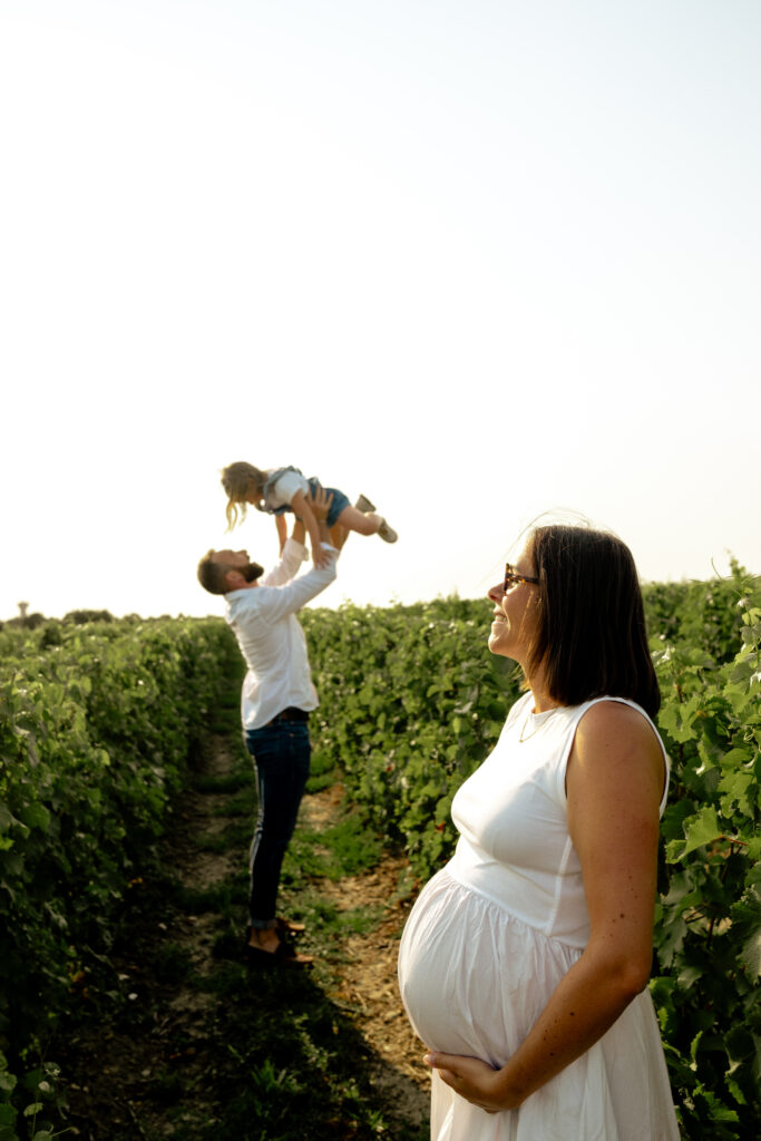 séance grossesse en extérieur à Tours