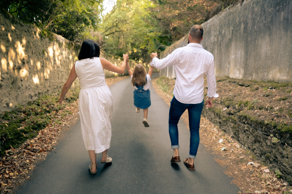 Séance photo famille en extérieur à Tours