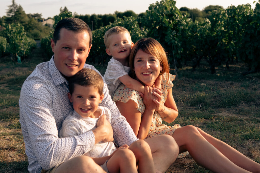 Séance photo famille en extérieur à Tours